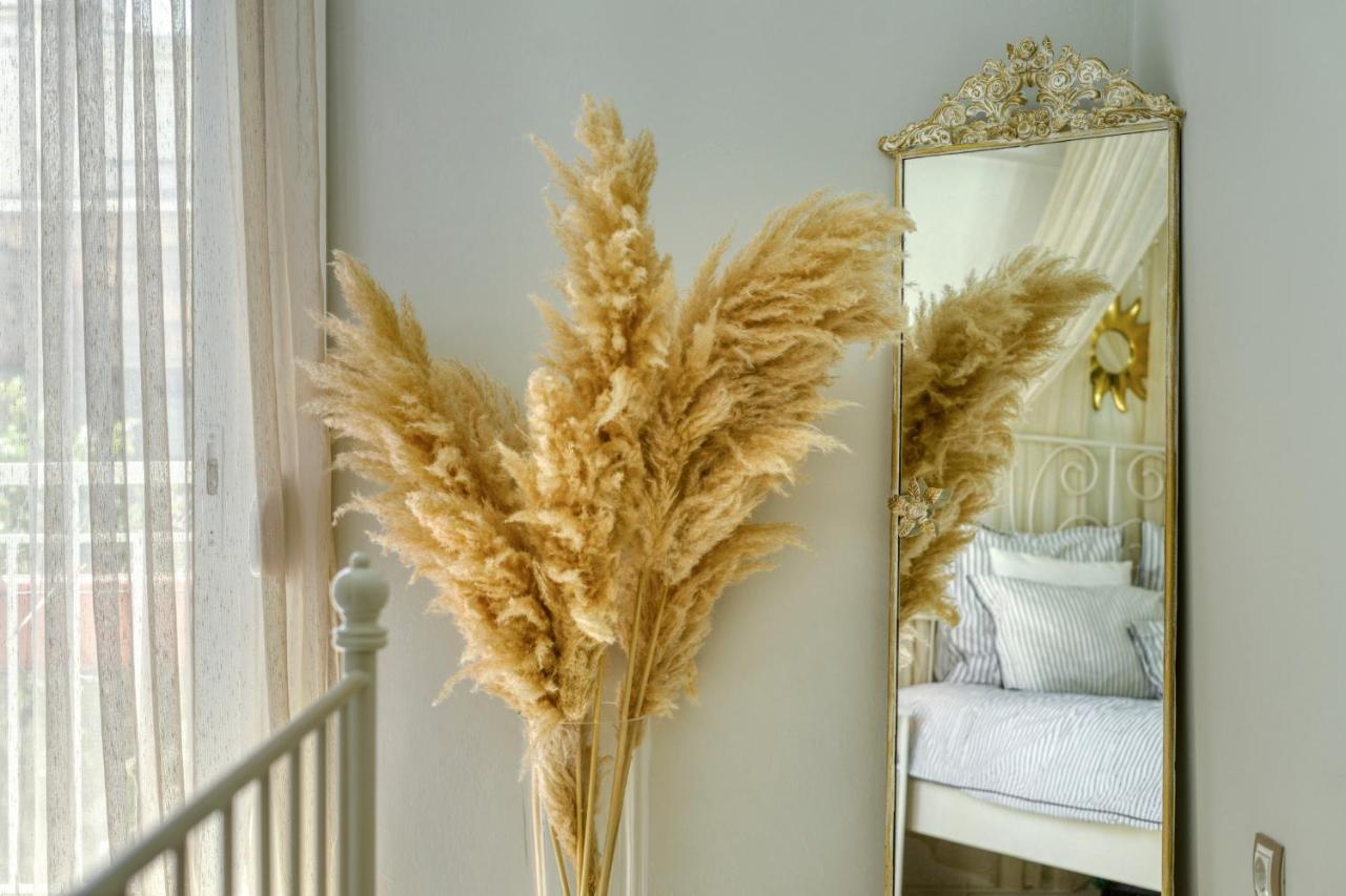 Luxury Apartments Zeas Пирей Экстерьер фото